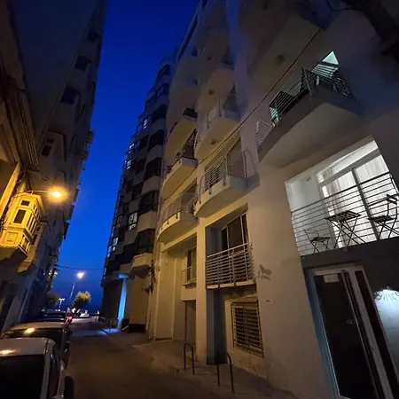 Malta Seaside 2 Bedroom Flat Appartement *
