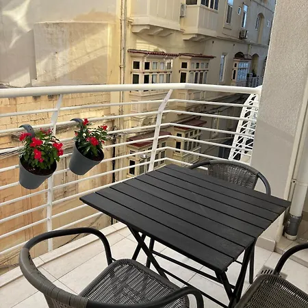 Malta Seaside 2 Bedroom Flat Appartamento *
